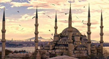 Sahurda ezan okunurken su içilir mi? Ezan devam ederken su içmek kefaret gerektirir mi? İşte Diyanet fetvası