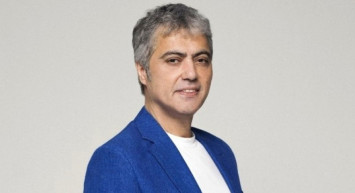 Sakarya'da düzenlenen festivalde Cengiz Kurtoğlu'nun sahne aldığı esnada silahlı çatışma çıktı!