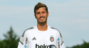 Salih Uçan Beşiktaş’tan ayrılacak mı? Salih Uçan’ın menajeri oyuncusunun Beşiktaş’ta kalacağını açıkladı