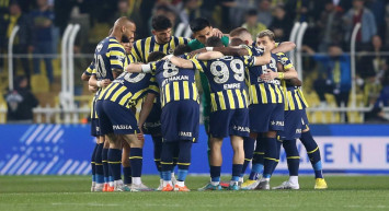 Samet Akaydın’dan Trezeguet’e olay hareket: Sosyal medyada büyük tepki tepki topladı