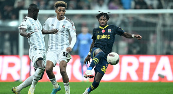 Samet Aybaba neşteri vurdu: Beşiktaş'ta o isimler kadro dışı kaldı