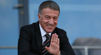 Şampiyon Trabzonspor'un Başkanı Ahmet Ağaoğlu'ndan Süper Lig'de oynayacakları Altay maçının bilet fiyatları için açıklama geldi!