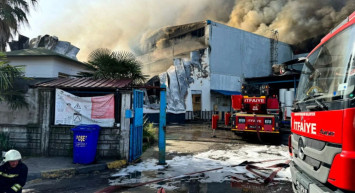 Samsun’da fabrika yangını: Alevler giderek büyüyor