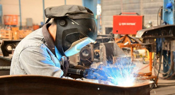 Sanayi üretiminde güçlü performans: Türkiye'de Aralık ayında %2,4 artış