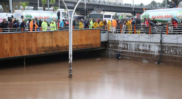 Şanlıurfa bir kez daha sele teslim oldu: Valilik uyarılarda bulundu