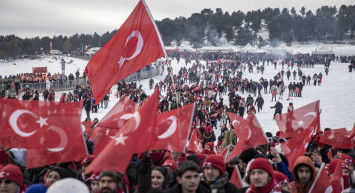 Sarıkamış şehitleri 108. yılında anılıyor: Binlerce kişi eksi 12 derecede yürüdü