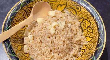 Sarımsaklı pilav nasıl yapılır, malzemeleri nelerdir? Ünlü şef Ömür Akkor'un özel tarifiyle sarımsaklı pilav tarifi