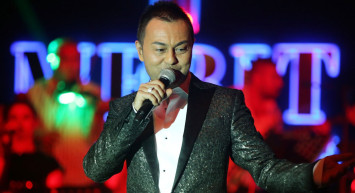 Sarışınlardan Çok Çektim Diyen Serdar Ortaç Meğer Bir Esmere Ünlü Oyuncu Cansu Dere’ye Vurgunmuş!