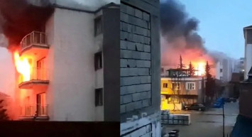 Şarja bırakılan telefon yangına neden oldu: Daireyi ateş topuna çevirdi