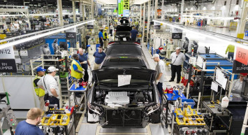 Satışlarda büyük düşüş: Otomobil devi pazardan çekiliyor