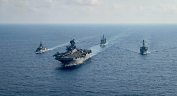 Savaş gemisine saldırı düzenlendi: Tehdit gibi açıklama yapıldı