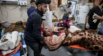 Savaş suçu işleyen İsrail katliamlara doymuyor: Okul ve hastanelerdeki sivil halkı bombalıyor!