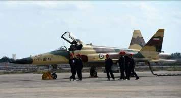 Savaş uçağı yere çakıldı: Askeri birlikler bölgede