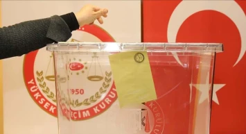 Seçim sürprizlerle dolu geçti! Birçok ilde yönetim değişti: İşte el değiştiren belediyeler…