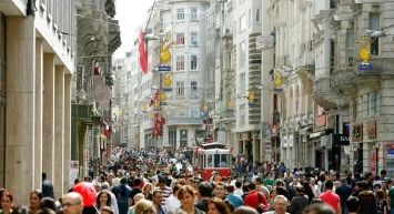Şehir turizmde parlıyor: İstanbul'a gelen yabancı turist sayısı 10 yılda yüzde 66 arttı!