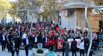 Şehit Ailesine Küfür Eden İYİ Partili Lütfü Türkkan'a Tepkiler Büyüyor, Halk Sokağa Döküldü!