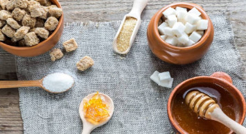 Şeker ihtiyacınızı gidermek için bu besinlerden yararlanın! Doğal tatlandırıcılarla sağlığınızı koruyun