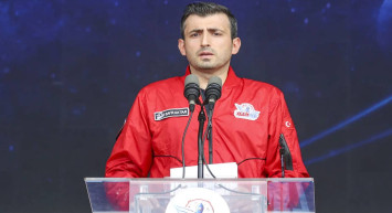 Selçuk Bayraktar tarih vererek açıkladı: İlk uydumuzu uzaya göndermiş olacağız