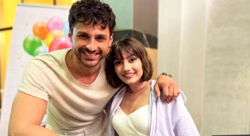 Seni Kalbime Sakladım dizisinde büyük gelişme! Zeynep ve Civanmert çifti “The Most Commented Dizi Couple Worldwide” birinci oldu