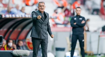 Şenol Güneş Trabzonspor'da İmzayı Attı: "Yeniden Başlamak Gurur Verici"