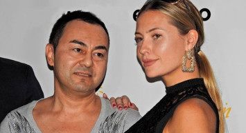 Serdar Ortaç'ın Eski Eşi Chloe Loughnan Soyundu da Soyundu! İç Çamaşırsız Pozlarını Kameraya Verdi