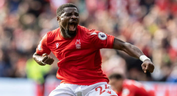 Serge Aurier kimdir, nereli ve kaç yaşında? Galatasaray ile anlaşan Serge Aurier hangi takımlarda oynadı? Serge Aurier istatistikleri ve biyografisi