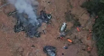 Şiddetli yağışlar sonucu otoyol çöktü, onlarca kişi hayatını kaybetti!