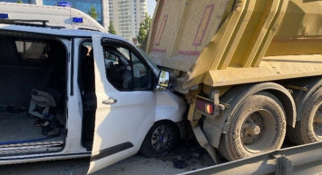 Şile yolunda kaza! İşçileri taşıyan minibüs hafriyat kamyonuna çarptı çok sayıda yaralı var