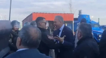 Silivri’de Duruşma Gerginliği: CHP’li Suat Özçağdaş’tan Jandarmaya “Şerefsiz” Tepkisi