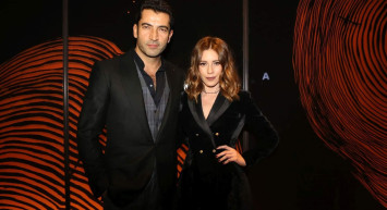 Sinem Kobal'dan karnı burnunda poz! Mini elbisesi ile Sinem Kobal'a Maşallah yorumları yağdı