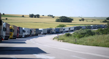 Sınır kapısında ihracat patlaması: 26 kilometrelik tır kuyruğu oluştu