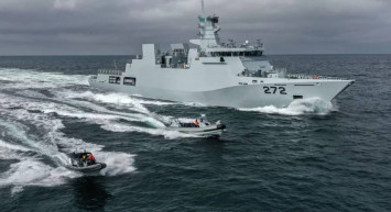 Sınırı geçen gemiler ortamı gerdi: Derhal geri çekin çağrısı yapıldı