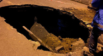 Şişli'de yolda çökme meydana geldi: Sokak trafiğe kapatıldı