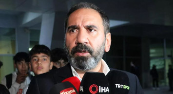 Sivasspor'da Başkan Mecnun Otyakmaz, Kayserispor'u mağlup ederek Türkiye Kupası'nı kazandıkları için çok mutlu olduklarını söyledi! Avrupa kupalarında 6. kez ülkemizi temsil edeceklerini belirtti