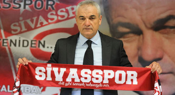Sivasspor'da Rıza Çalımay Kayserispor ile oynayacakları Türkiye Kupası final karşılaşması öncesinde kupayı kazanmak istediklerini söyledi