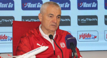 Sivasspor'da Rıza Çalımbay, Alanyaspor maçında aldıkları galibiyetin ardından açıklamalarda bulundu