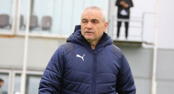 Sivasspor'da Rıza Çalımbay, Galatasaray galibiyetinden memnun olduklarını ve Türkiye Kupası'nda oynayacakları Alanyaspor maçının kulüp tarihi için çok önemli olduğunu söyledi