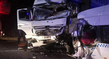 Sivas’ta kabus kaza: 8 kişi hayatını kaybetti, 10 kişi yaralandı