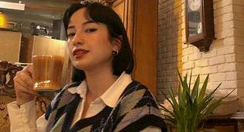 Sokak köpeklerinden kaçmaya çalışan üniversite öğrencisi Rabia'ya otomobil çaptı!