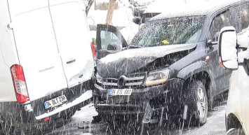 Sokakta çıkan çatışmalı kavgadan fırlayan mermiler dairenin içerisine isabet etti!