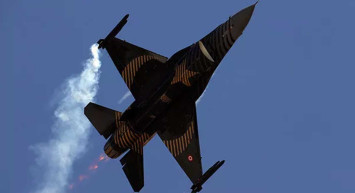SOLOTÜRK'ten büyük başarı: F-16 sınırlarını 'kobra manevrası ile aştı