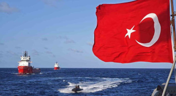 Somali Deniz Görev Grubu'ndan Sondaj Gemilerine Destek
