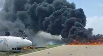 Somali'de korkunç uçak kazası! Alev alev yandı!  30’dan fazla yolcunun bulunuyordu