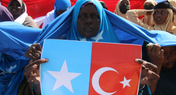 Somali’nin içi içine sığmıyor: Halk Türkiye ile imzalanan savunma anlaşmasını kutluyor!