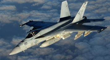 Son Dakika: ABD Deniz Kuvvetlerine ait savaş uçağı düştü!