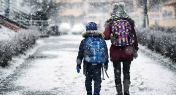 Son Dakika! Kar hayatı felç etmeye başladı! İşte eğitime ara verilen şehirler…