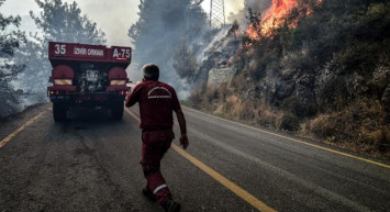 Son Dakika: Marmaris'te Alevlere Müdahale Etmeye Giden Orman İşçileri Kaza Yaptı!