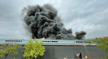 Son dakika: Uşak'ta sıcak dakikalar: Battaniye fabrikasında yangın!