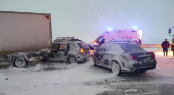 Son Dakika! Zincirleme trafik kazası: 2 ölü çok sayıda yaralı var