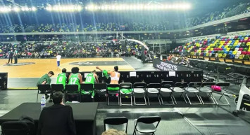 Spor tarihinde görülmemiş skandal! Bursaspor vize izni olmayınca sahaya oyuncusuz ve hocasız çıktı